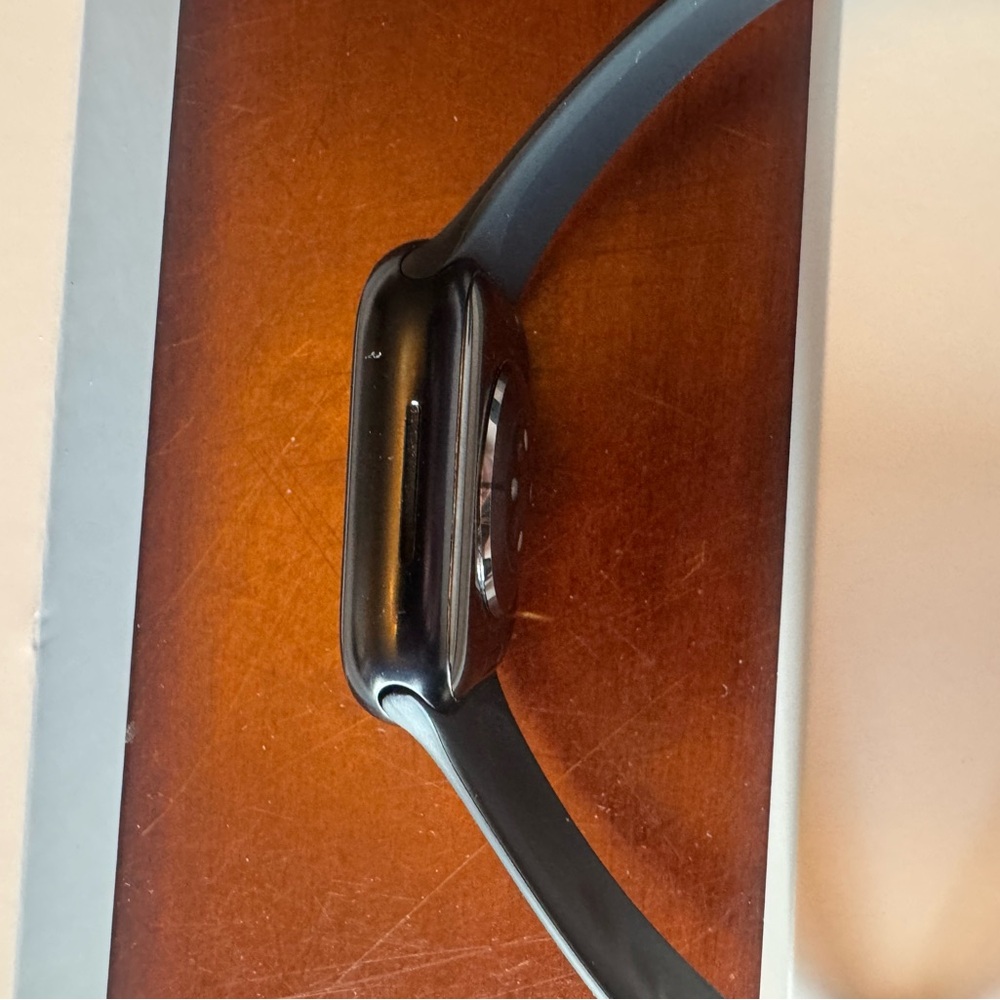 Apple Watch Series 8 - Black GPS Only 41mm - Picture 5 of 8